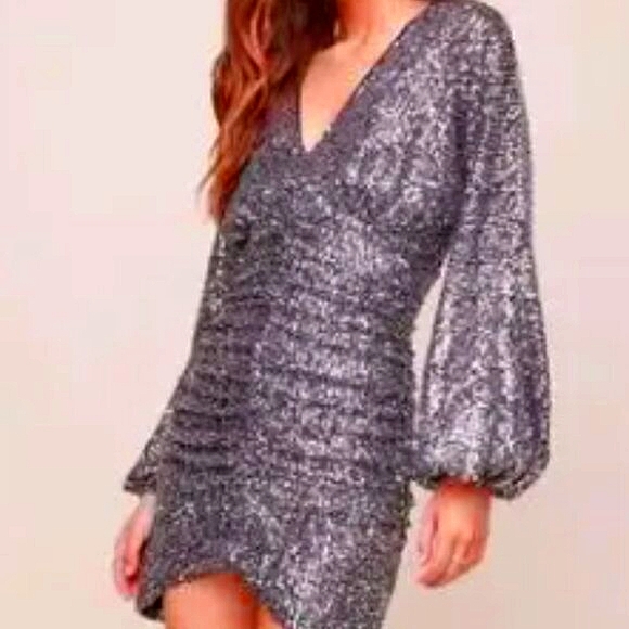 New ASTR The Label Black Sequin Silver Balloon Sleeve Ruched Mini Dress XS NWOT - Picture 2 of 13